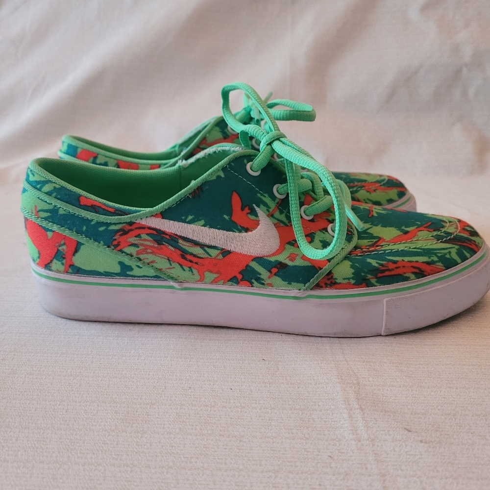 Nike SB Zoom Stefan Janoski Multicolor Digi Floral Skate Size 5Y Womens 6